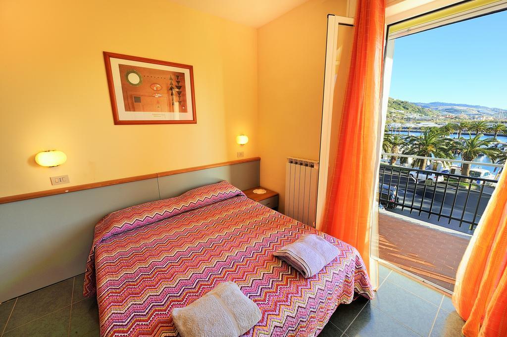 Hotel Lucerna Arma di Taggia Dış mekan fotoğraf